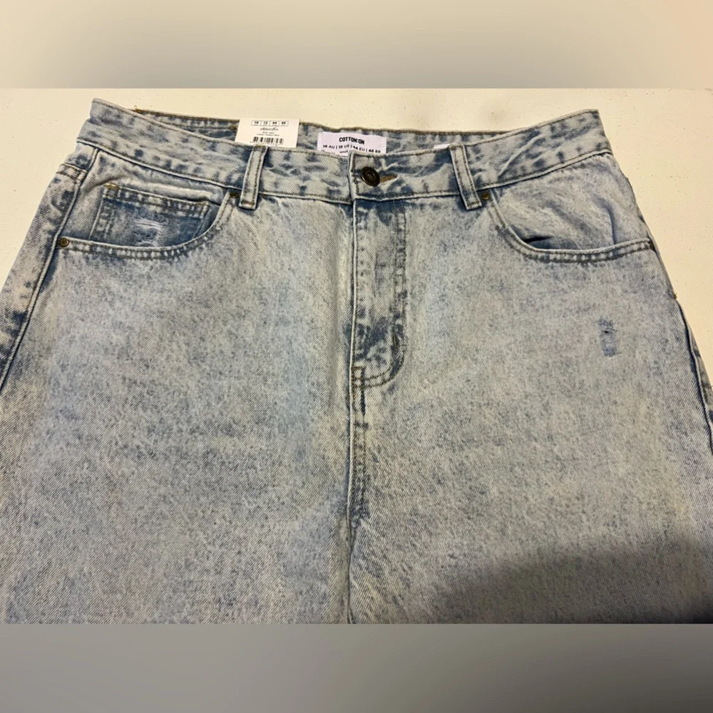 Cotton On Jeans Mom Jeans White Washed Women’s Sz 12 NWT Retro 90’s - Picture 5 of 6